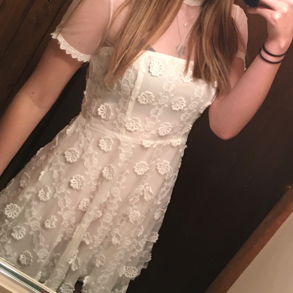 Brand new Forever 21 lace white flower dress